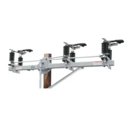 SECCIONADOR TRIFASICO M-FORCE VERTICAL C/AISIL. DE PORCELANA, 900A 38kV 200kVBIL