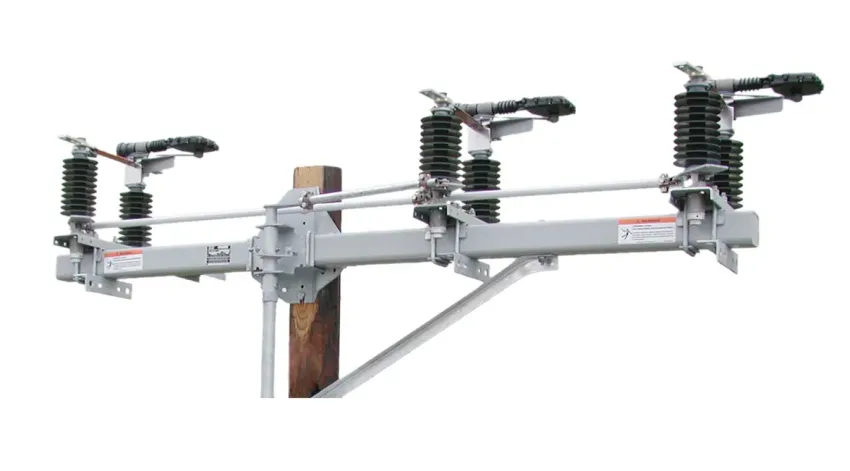SECCIONADOR TRIFASICO M-FORCE VERTICAL C/AISIL. DE PORCELANA, 900A 38kV 200kVBIL