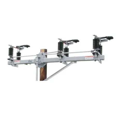 SECCIONADOR TRIFASICO M-FORCE VERTICAL C/AISIL. DE PORCELANA, 900A 38kV 200kVBIL